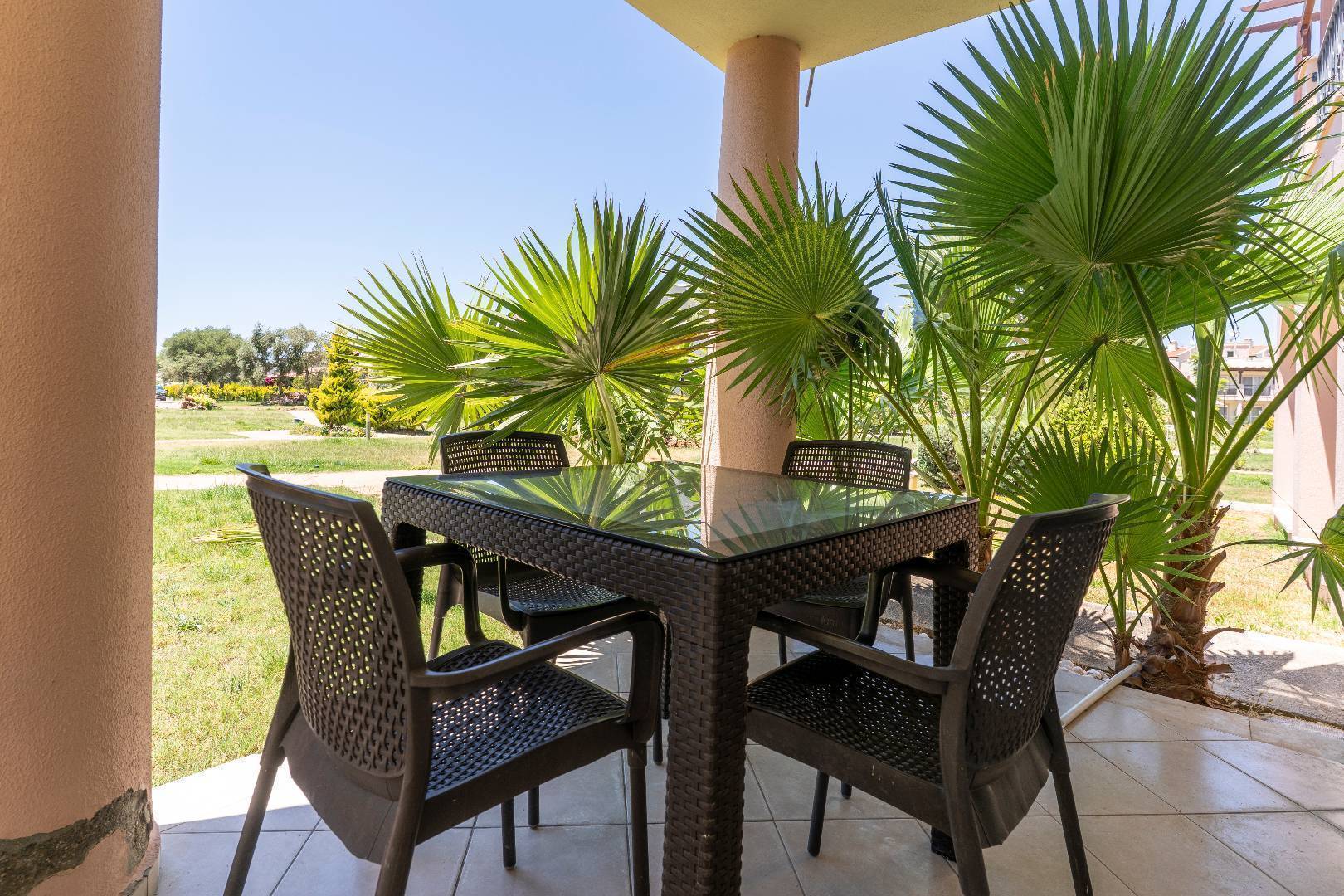 Didim Akbük'te Tesis İçerisinde, Ortak Havuzlu, 3+1 Villa
