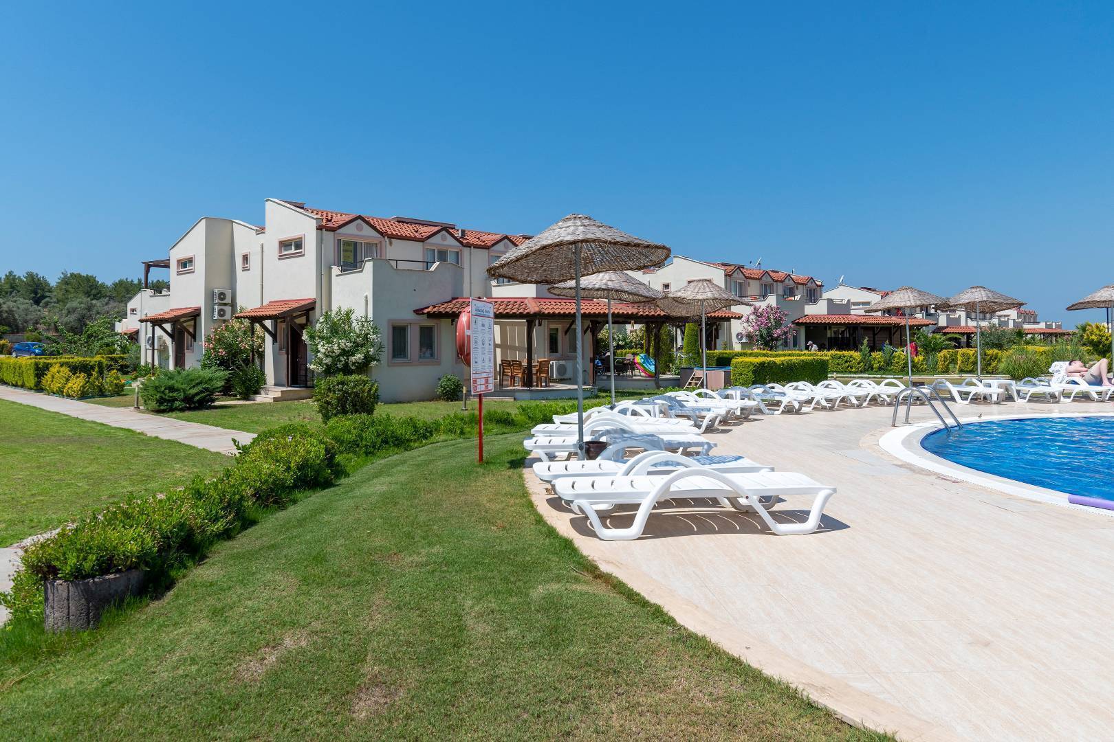 Didim Akbük'te Tesis İçerisinde, 3+1, Bahçeli Villa 46077 — 2