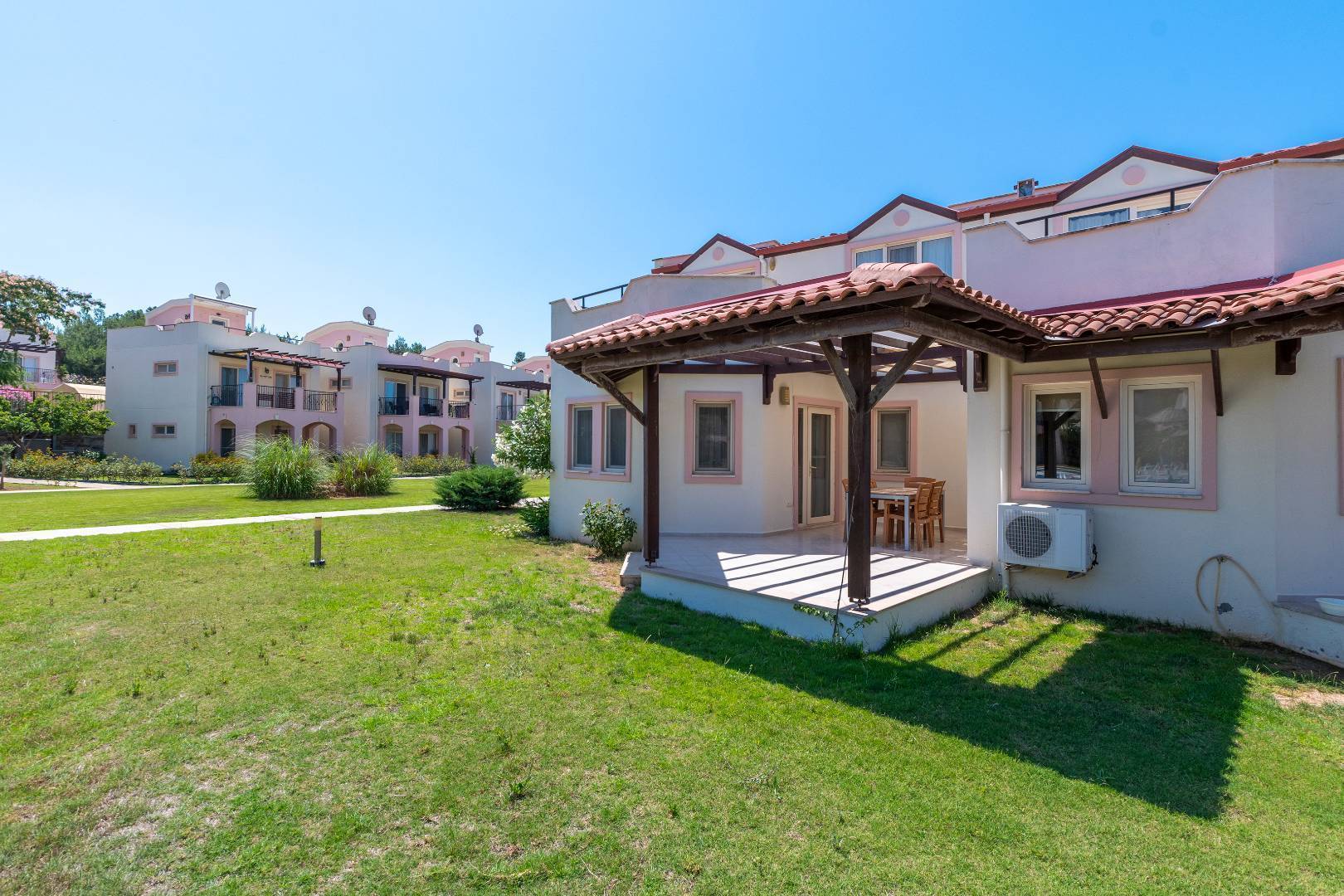 Didim Akbük'te Tesis İçerisinde, 3+1, Bahçeli Villa 46077 — 4