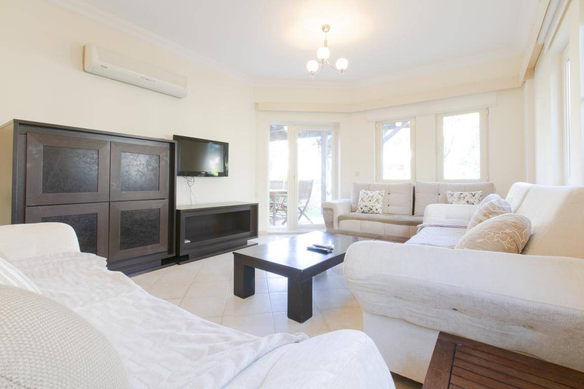 Didim Akbük'te Tesis İçerisinde, Ortak Havuzlu, 3+1 Villa 46085 — 5