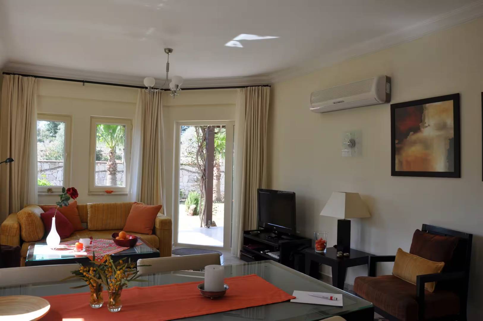 Didim Akbük'te Tesis İçerisinde, Ortak Havuzlu, 3+1 Villa 46110 — 2