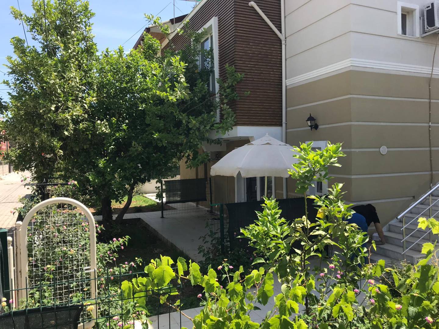Didim Altınkum'da Doğa Manzaralı, Bahçe Katı, 3+1 Konforlu Daire