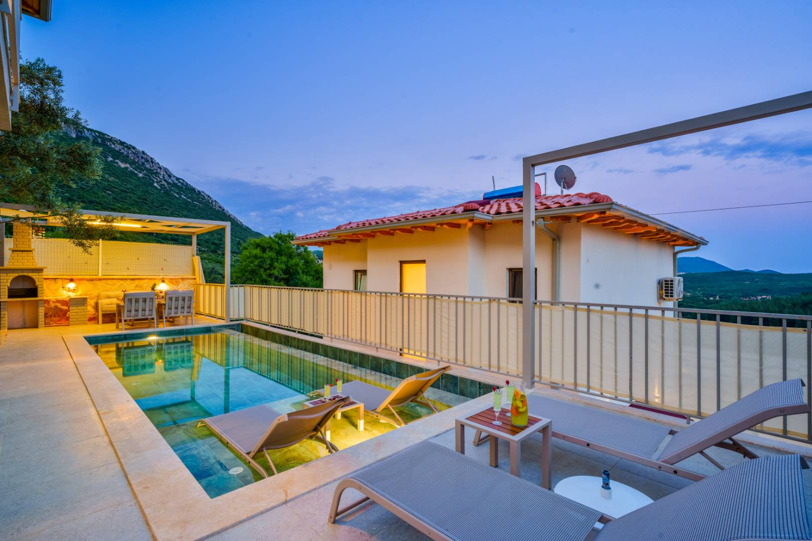 Kaş Çukurbağ'da Huzurlu Doğada, Özel Havuzlu, Kiralık Villa