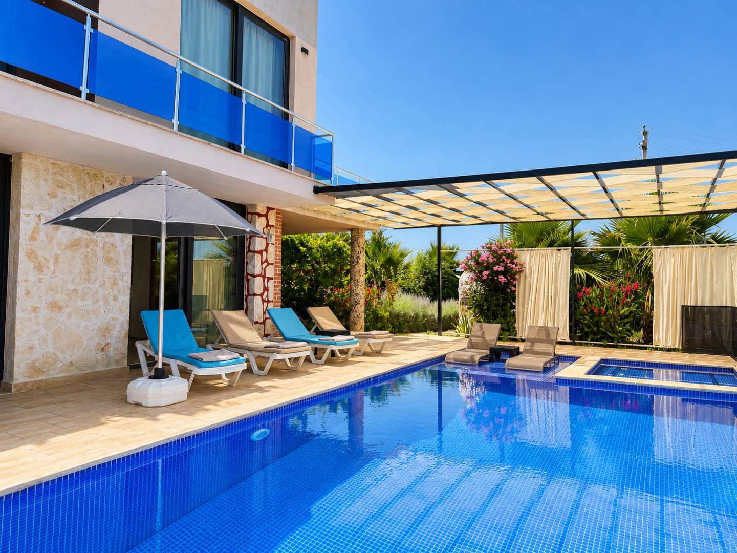 Kaş Palamut'da Enfes Doğa Manzaralı, Özel Havuzlu, Geniş Villa 45975 — 2