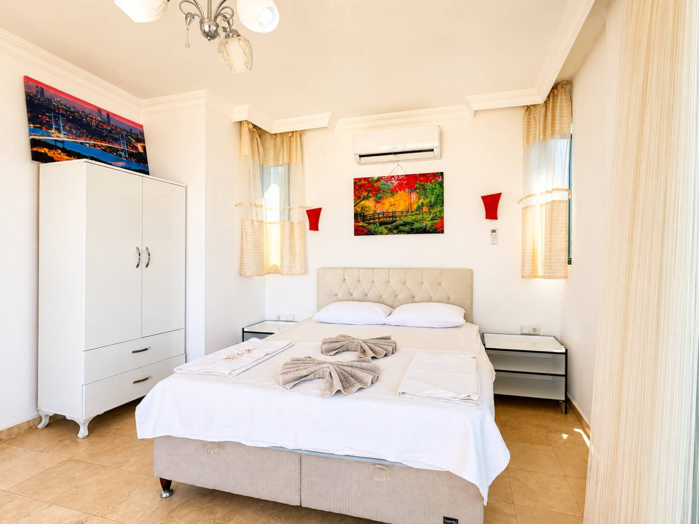 Kaş Palamut'da Enfes Doğa Manzaralı, Özel Havuzlu, Geniş Villa