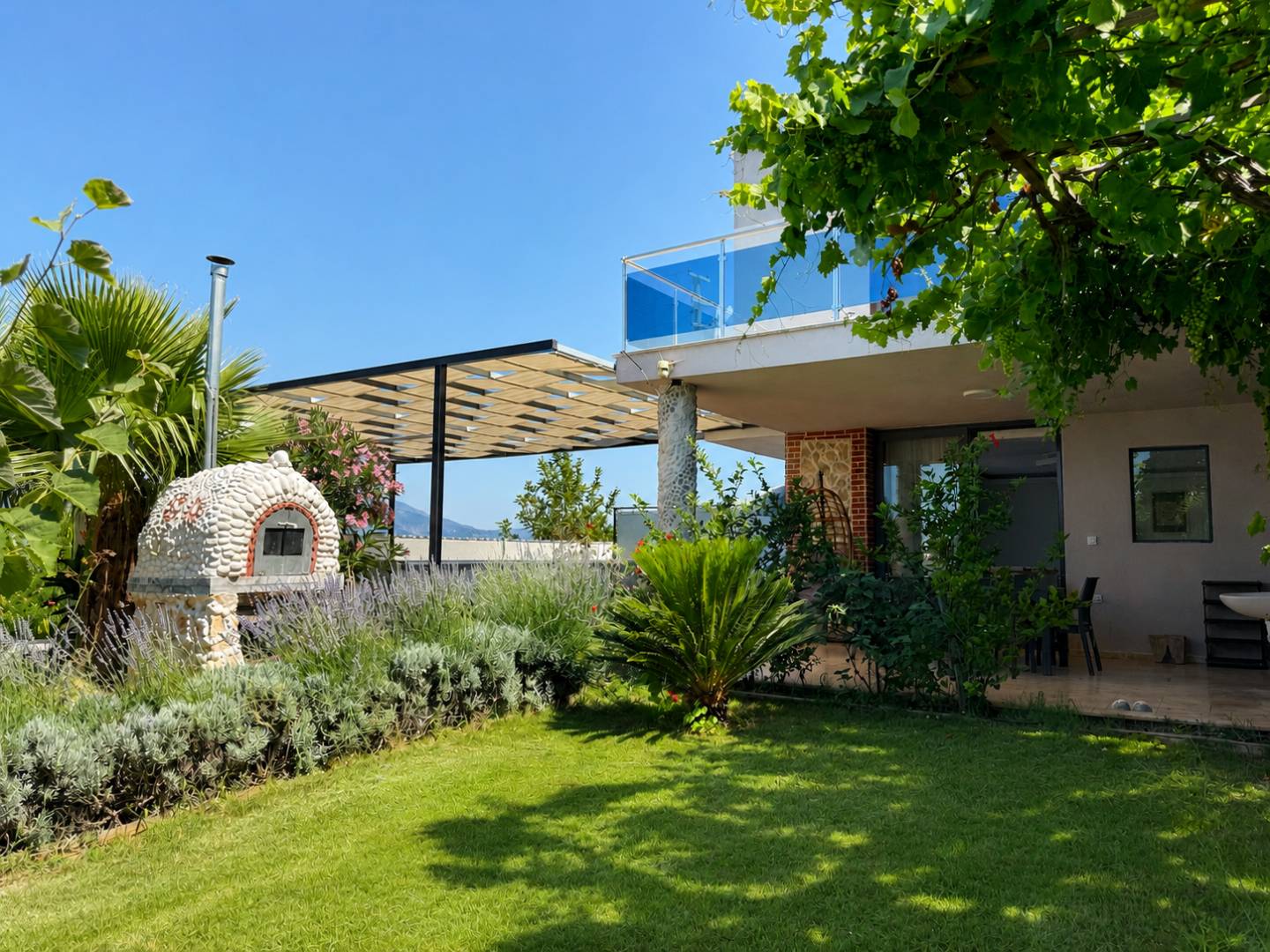 Kaş Palamut'da Enfes Doğa Manzaralı, Özel Havuzlu, Geniş Villa