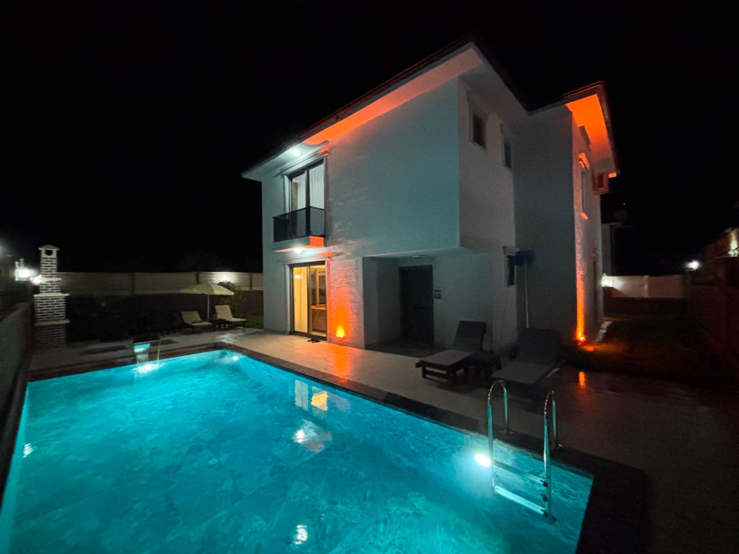 Seydikemer Kadıköy'de Doğanın Kalbinde, Özel Havuzlu, Modern Villa
