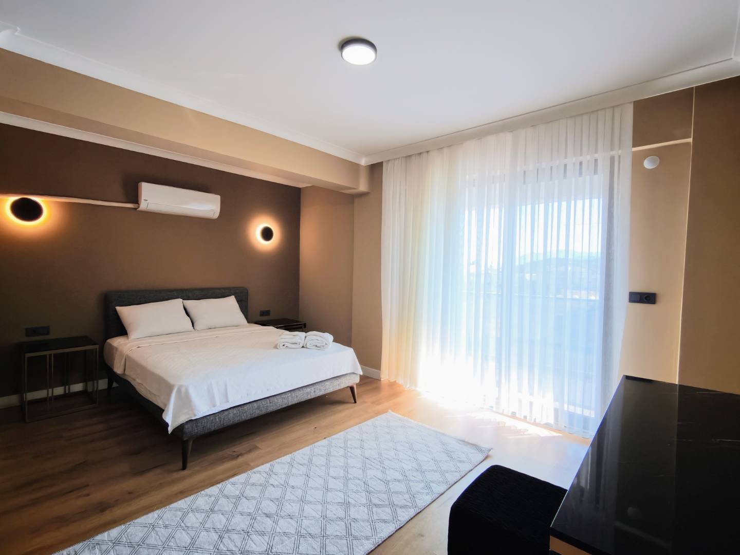 Seydikemer Gerişburnu'nda Geniş Aileler için Uygun, Özel Havuzlu, Modern Villa