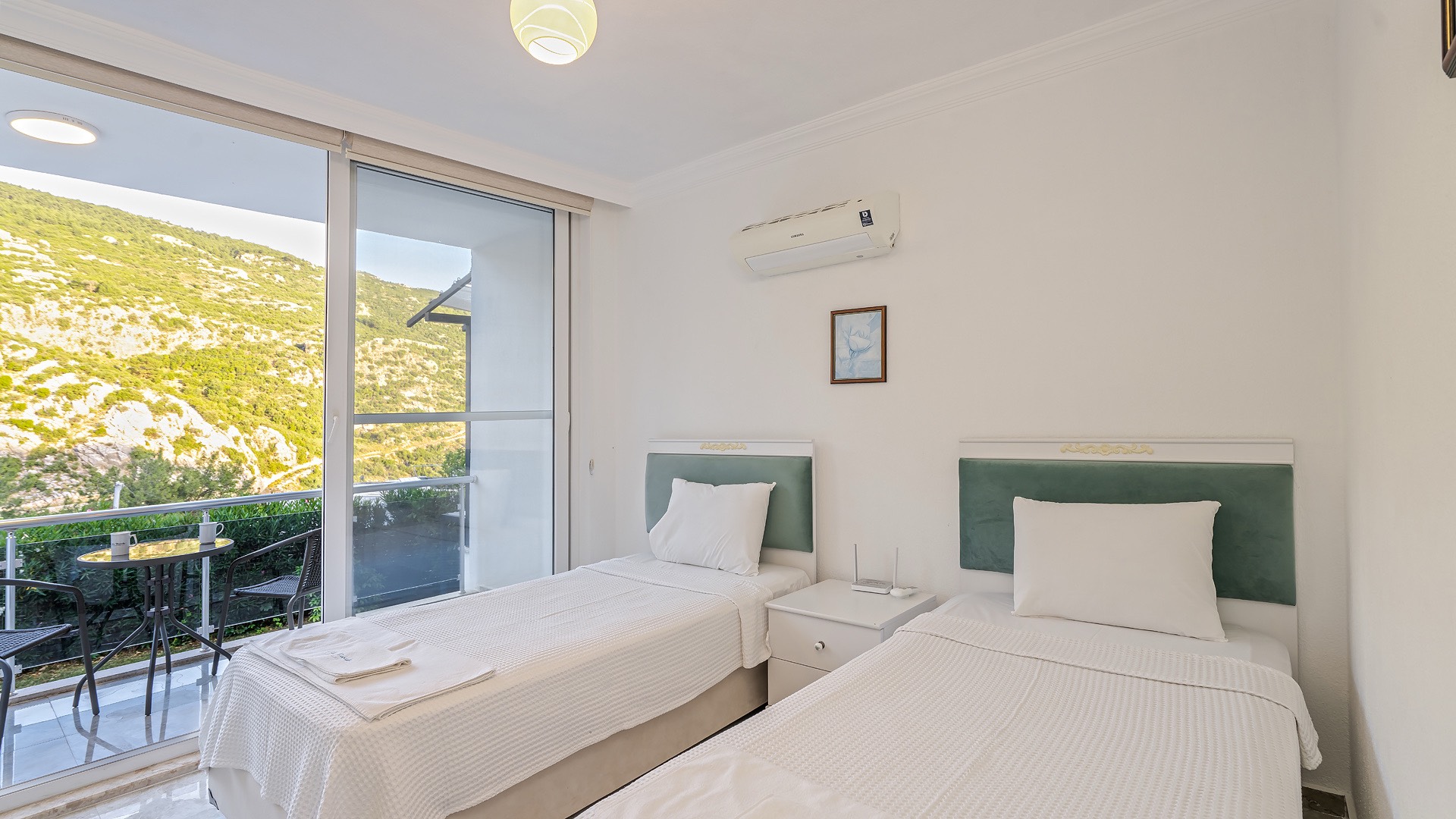 Kaş İslamlar'da Huzurlu Doğada, Özel Havuzlu, 4+1, Konforlu Villa  