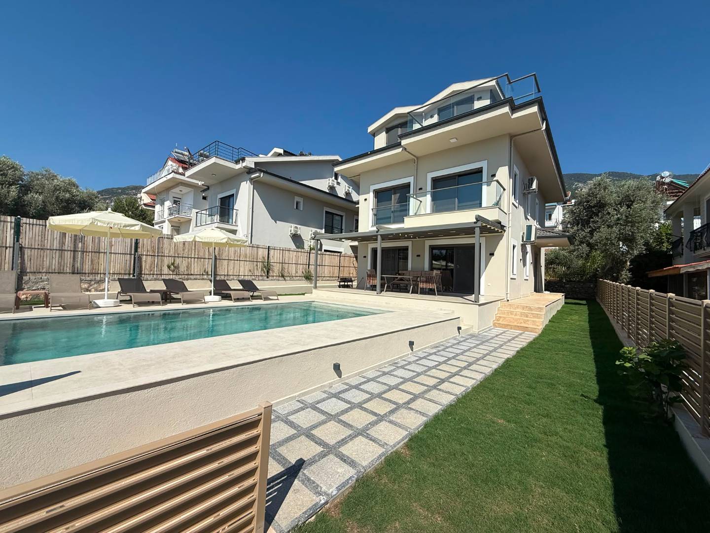Fethiye Ölüdeniz'de Kalabalık Ailelere Uygun, Özel Havuzlu, 9 Kişilik Villa