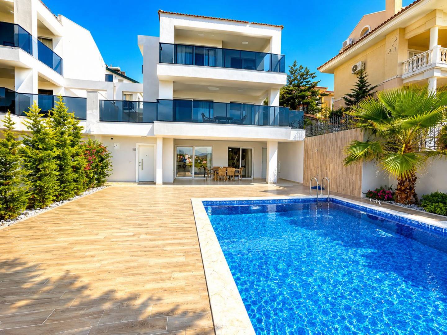 Fethiye Ölüdeniz'de Merkezi Konumda, Özel Havuzlu, Konforlu Villa 46014
