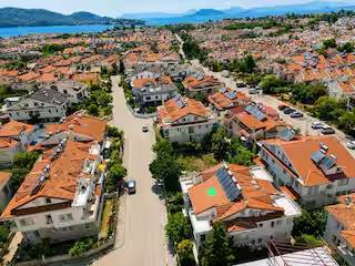 Fethiye Akarca'da Çalış Plajı'na Yakın, Merkezi Konumda, Konforlu Ev