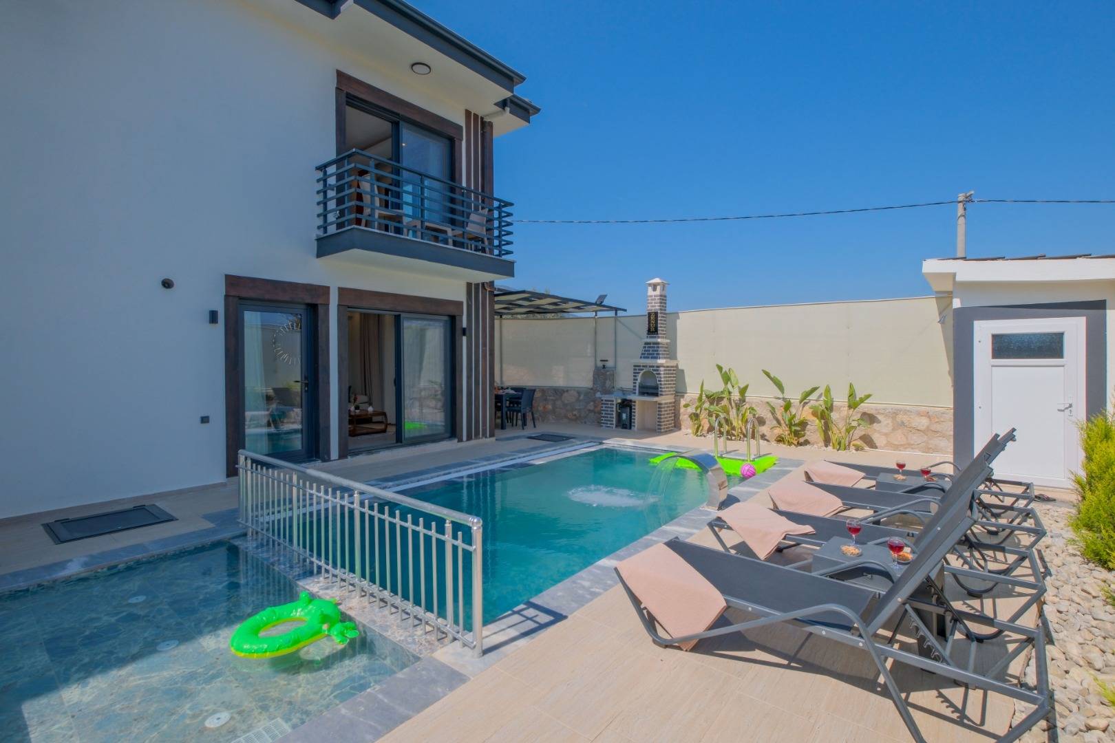 Fethiye Bozyer'de Doğa İle Baş Başa, Özel Havuzlu, 3+1 İkiz Villa 45849 — 2