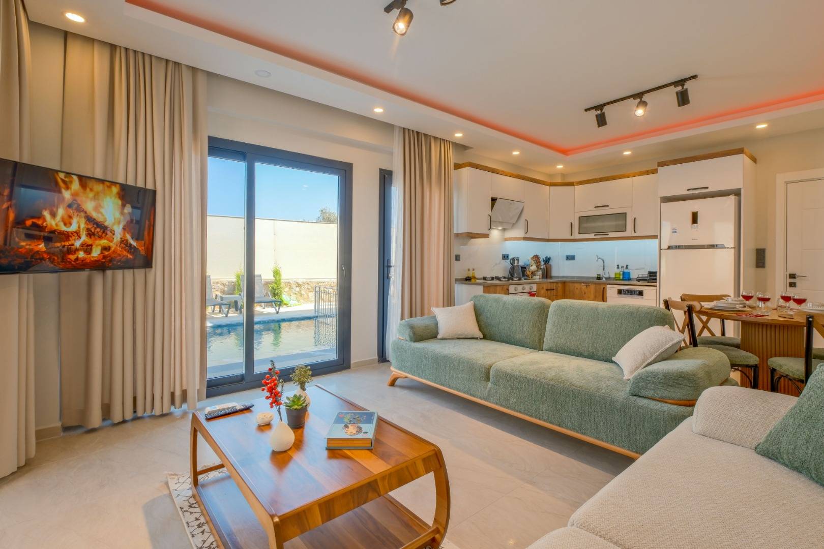 Fethiye Bozyer'de Doğa İle Baş Başa, Özel Havuzlu, 3+1 İkiz Villa