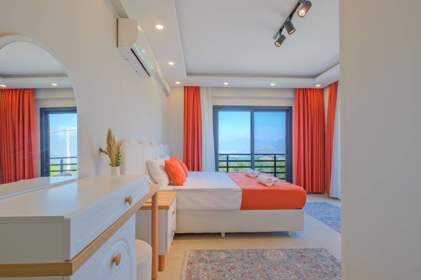 Fethiye Bozyer'de Doğa İle Baş Başa, Özel Havuzlu, 3+1 İkiz Villa
