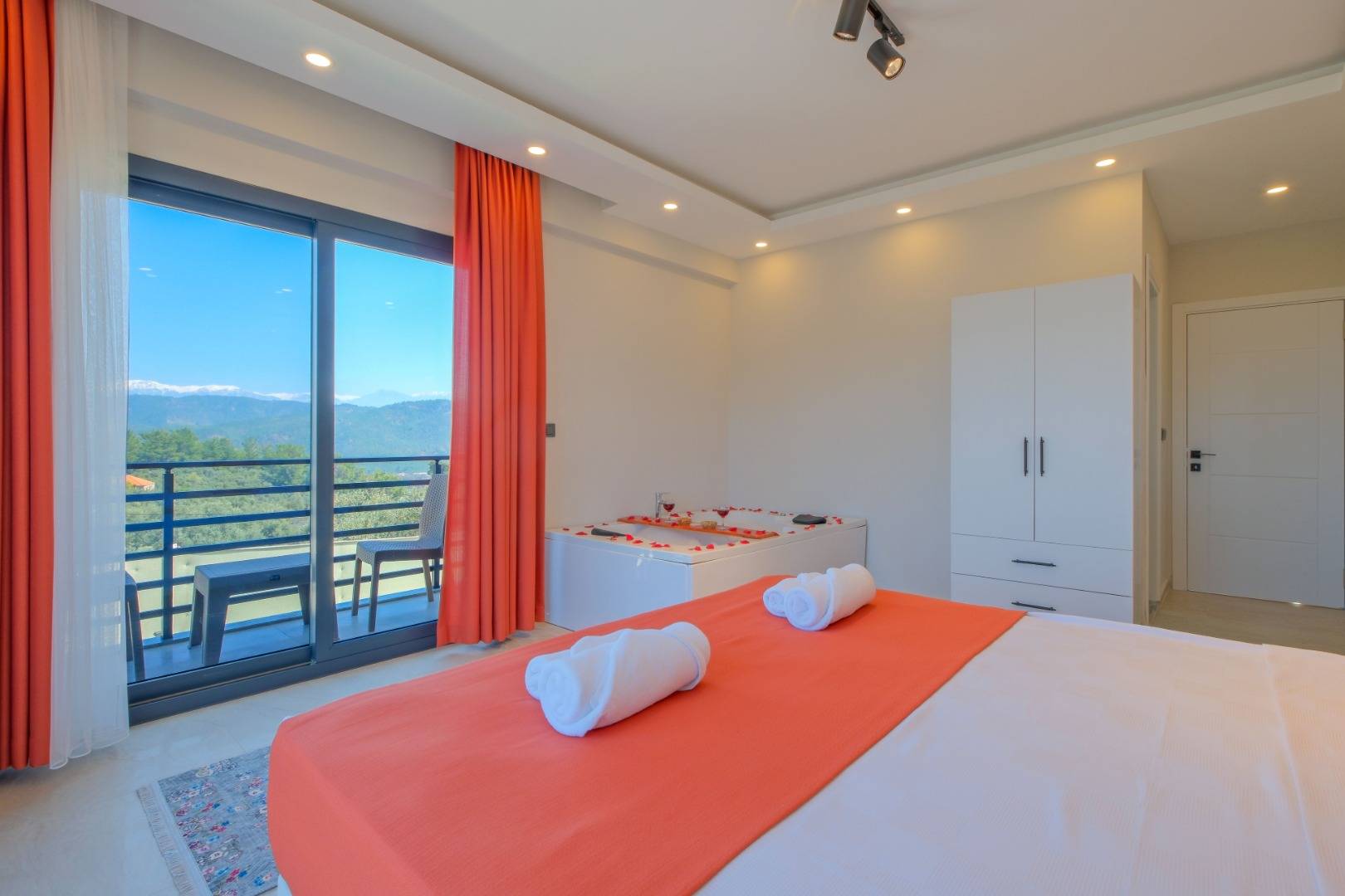 Fethiye Bozyer'de Doğa İle Baş Başa, Özel Havuzlu, 3+1 İkiz Villa