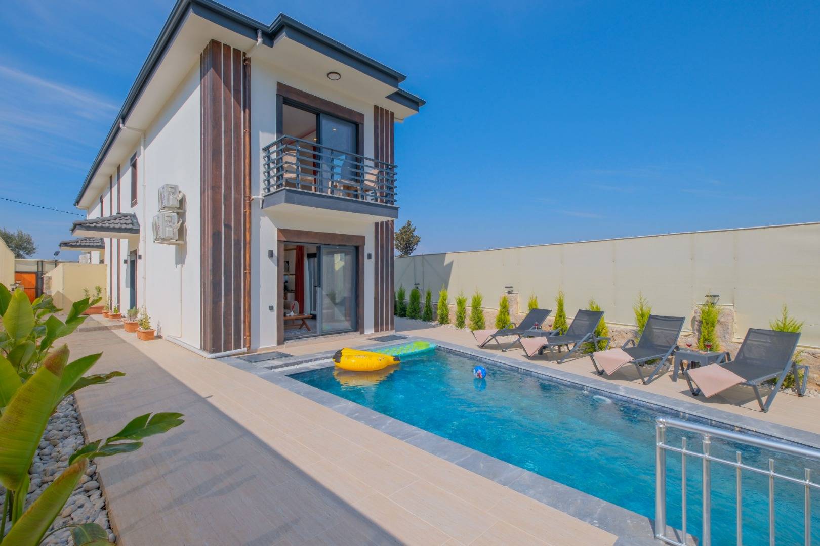 Fethiye Bozyer'de Geniş Ailelere Uygun, Özel Havuzlu, 3+1 Kiralık Villa 45848 — 2