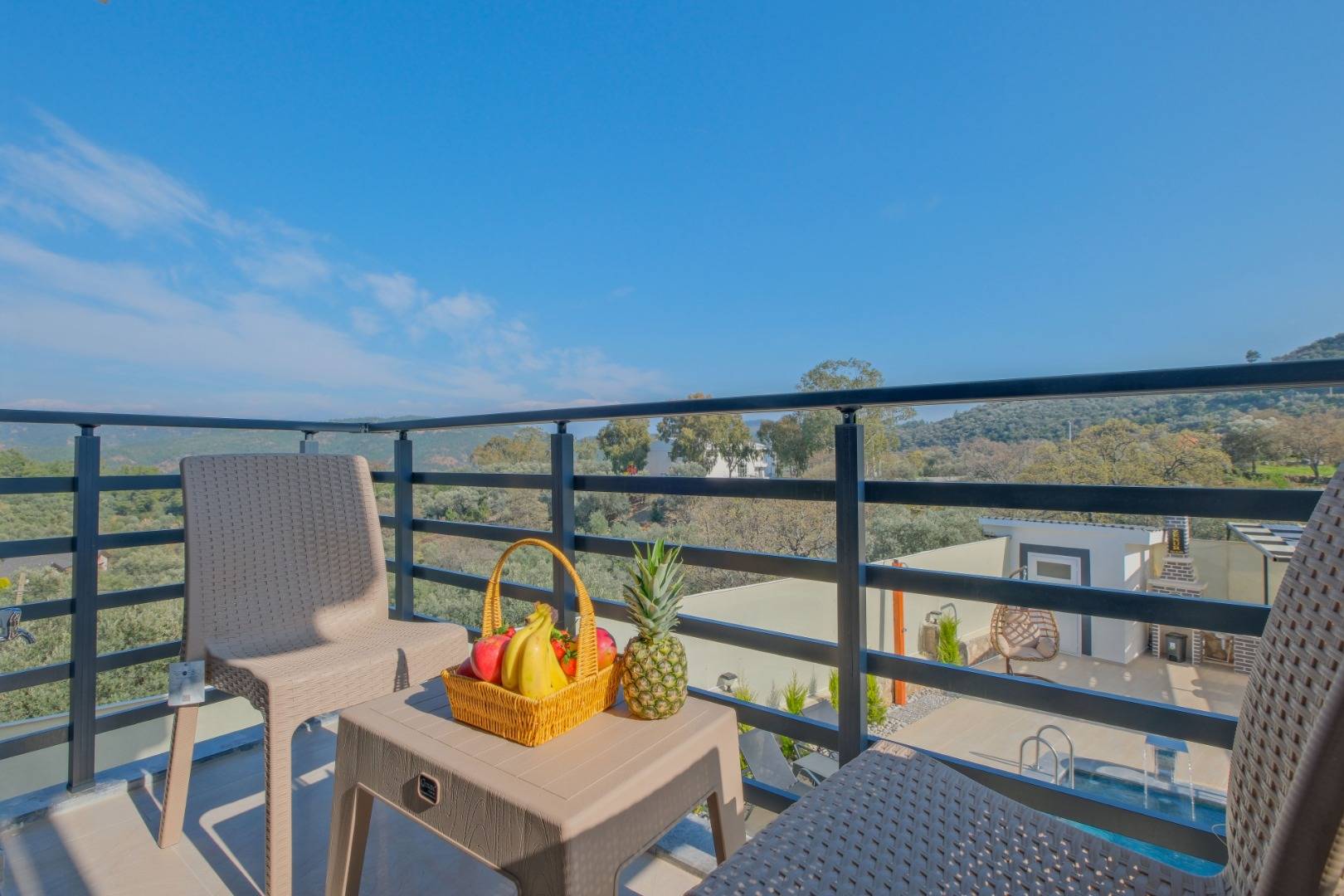 Fethiye Bozyer'de Geniş Ailelere Uygun, Özel Havuzlu, 3+1 Kiralık Villa