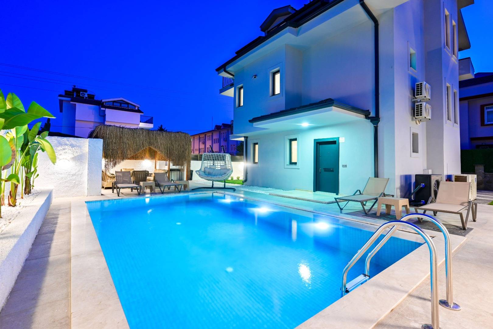 Fethiye Çiftlik'te Elverişli Konumda, Özel Havuzlu, 4+1 Villa 46367