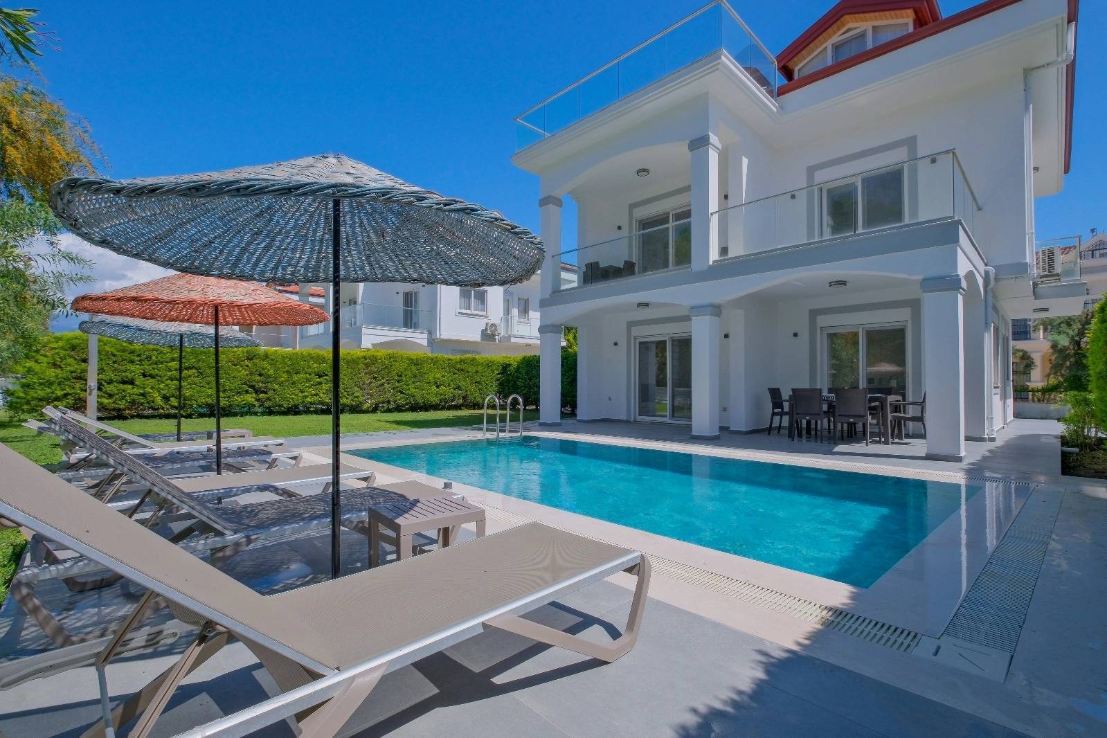 Fethiye Çiftlik'te Elverişli Konumda, Özel Havuzlu, Bahçeli Villa 46199 — 2