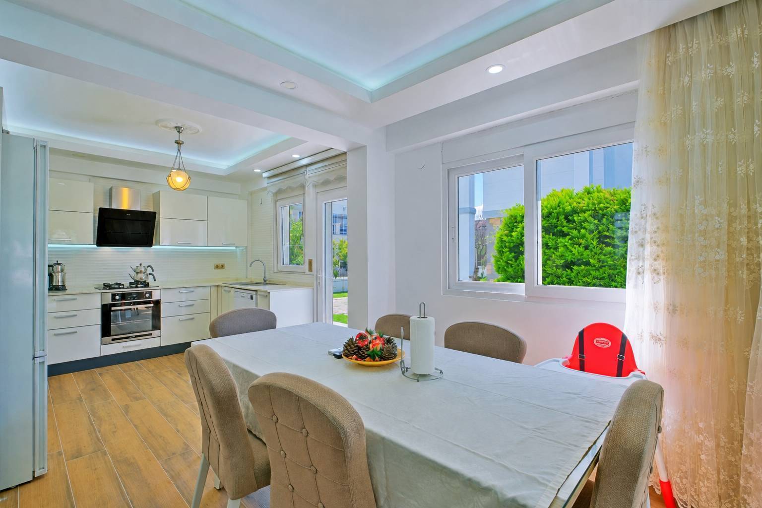 Fethiye Çiftlik'te Elverişli Konumda, Özel Havuzlu, Bahçeli Villa
