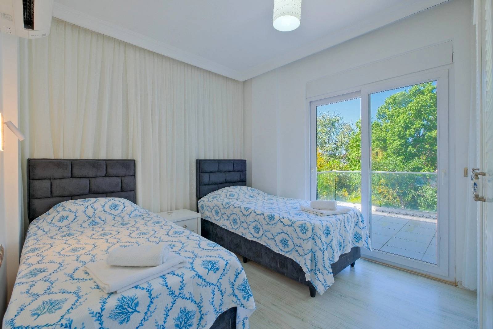 Fethiye Çiftlik'te Elverişli Konumda, Özel Havuzlu, Bahçeli Villa