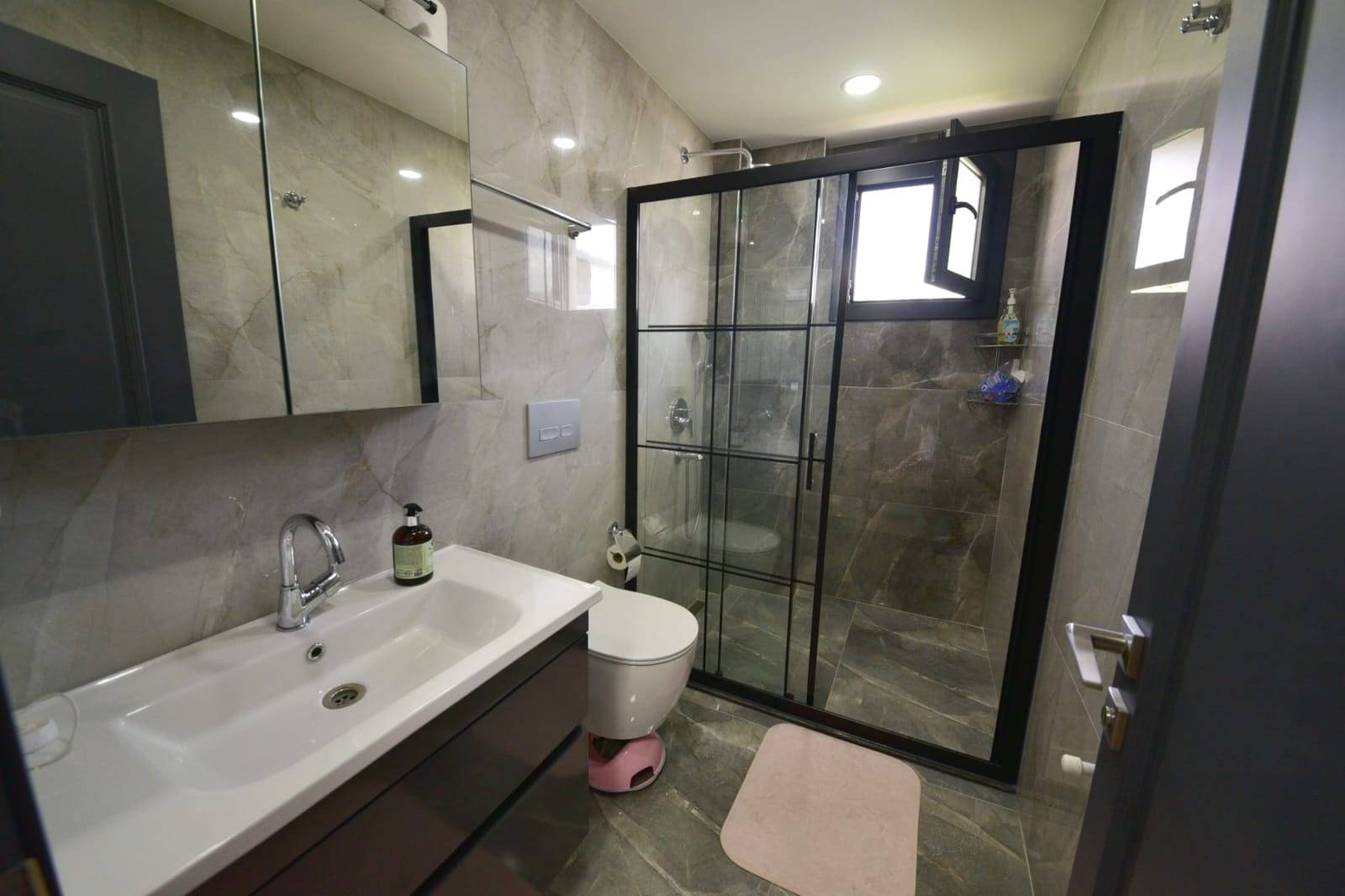 Fethiye Çiftlik'te Sakin Konumda, Özel Havuzlu, Modern Villa