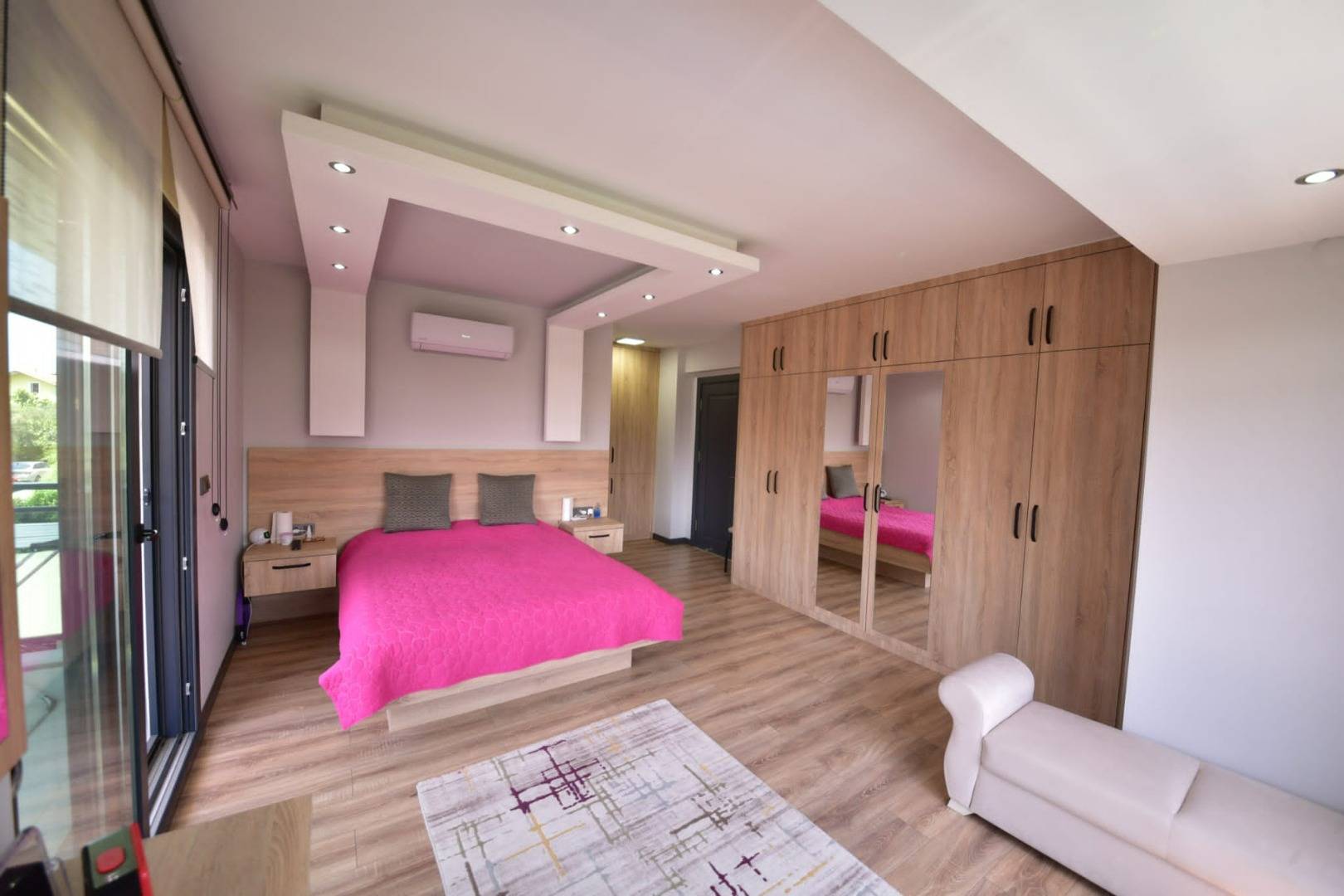 Fethiye Çiftlik'te Sakin Konumda, Özel Havuzlu, Modern Villa