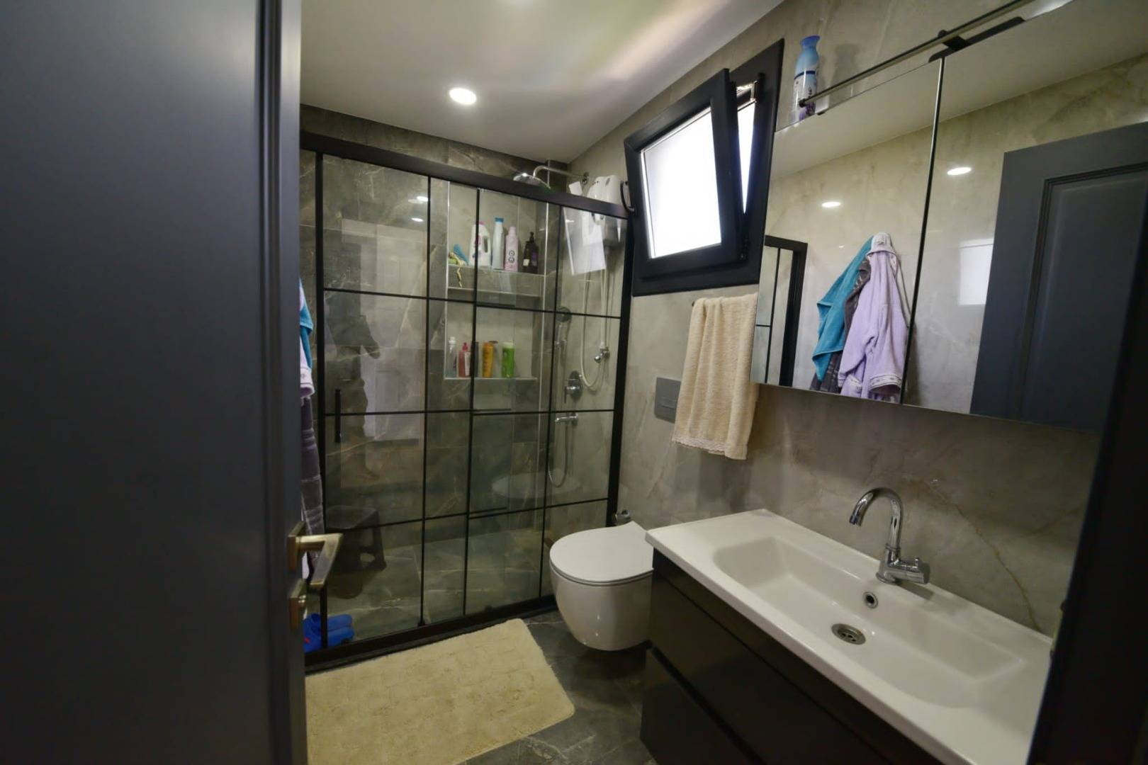 Fethiye Çiftlik'te Sakin Konumda, Özel Havuzlu, Modern Villa