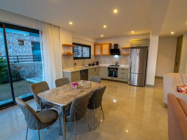Fethiye Faralya'da Muhteşem Deniz Manzaralı, Özel Havuzlu, 4+1 Villa