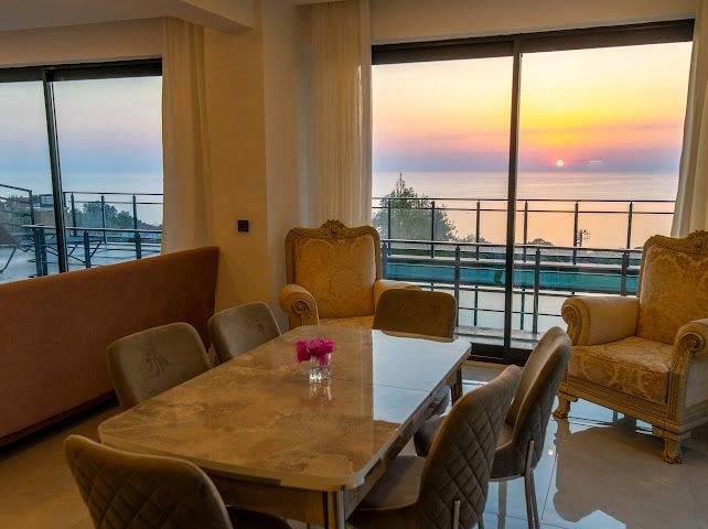 Fethiye Faralya'da Muhteşem Deniz Manzaralı, Özel Havuzlu, 4+1 Villa
