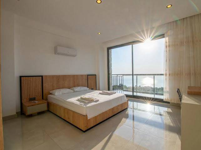 Fethiye Faralya'da Muhteşem Deniz Manzaralı, Özel Havuzlu, 4+1 Villa