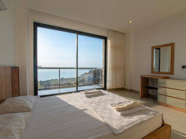 Fethiye Faralya'da Muhteşem Deniz Manzaralı, Özel Havuzlu, 4+1 Villa