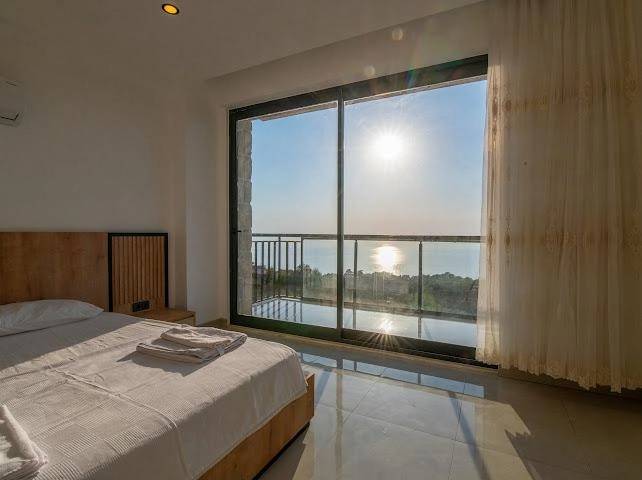 Fethiye Faralya'da Muhteşem Deniz Manzaralı, Özel Havuzlu, 4+1 Villa