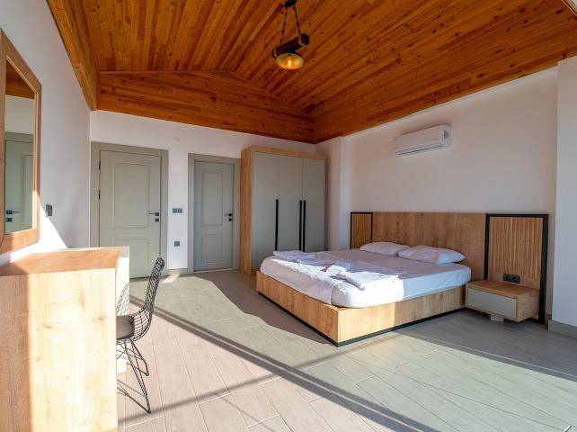 Fethiye Faralya'da Muhteşem Deniz Manzaralı, Özel Havuzlu, 4+1 Villa