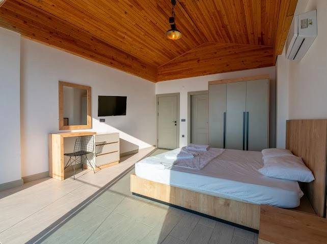 Fethiye Faralya'da Muhteşem Deniz Manzaralı, Özel Havuzlu, 4+1 Villa