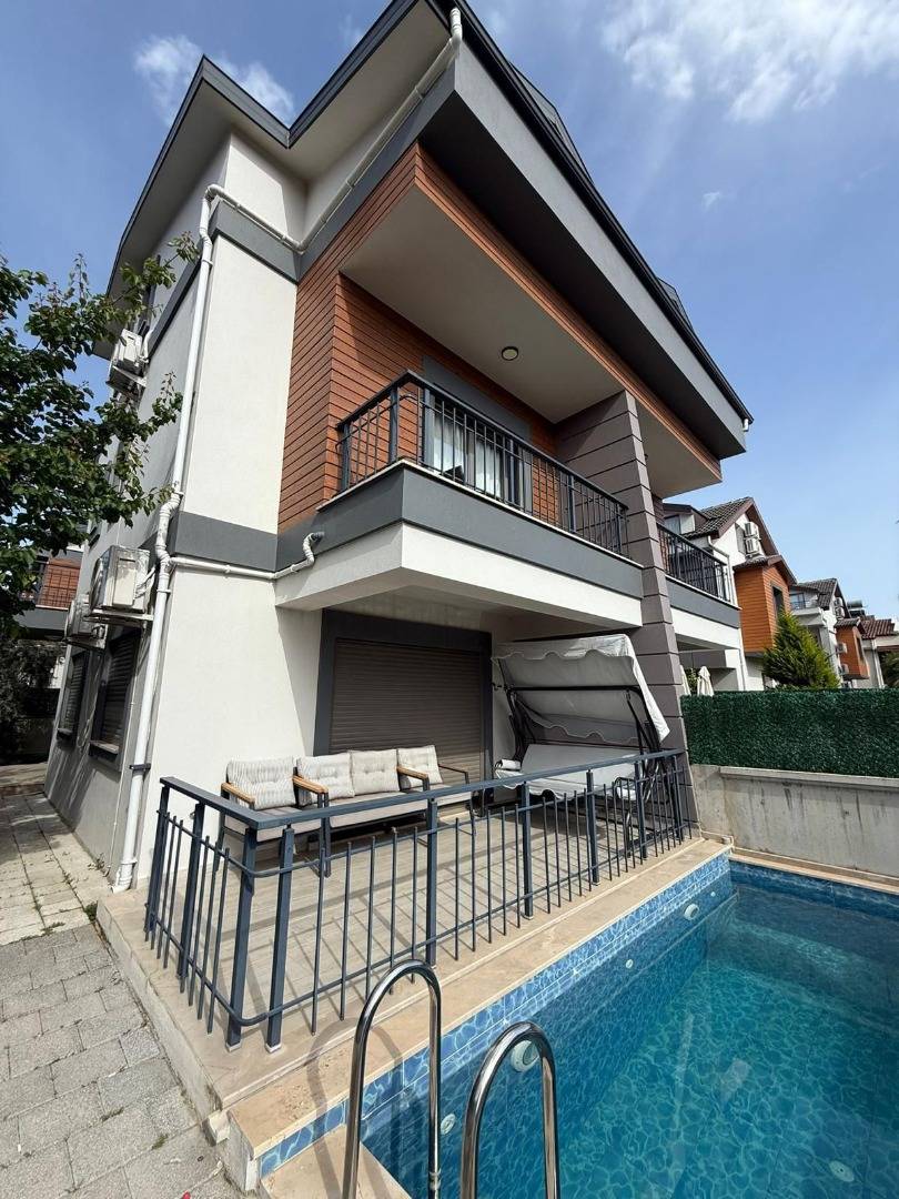 Fethiye Foça'da Denize Yürüme Mesafesinde, Özel Havuzlu, Lüks Villa