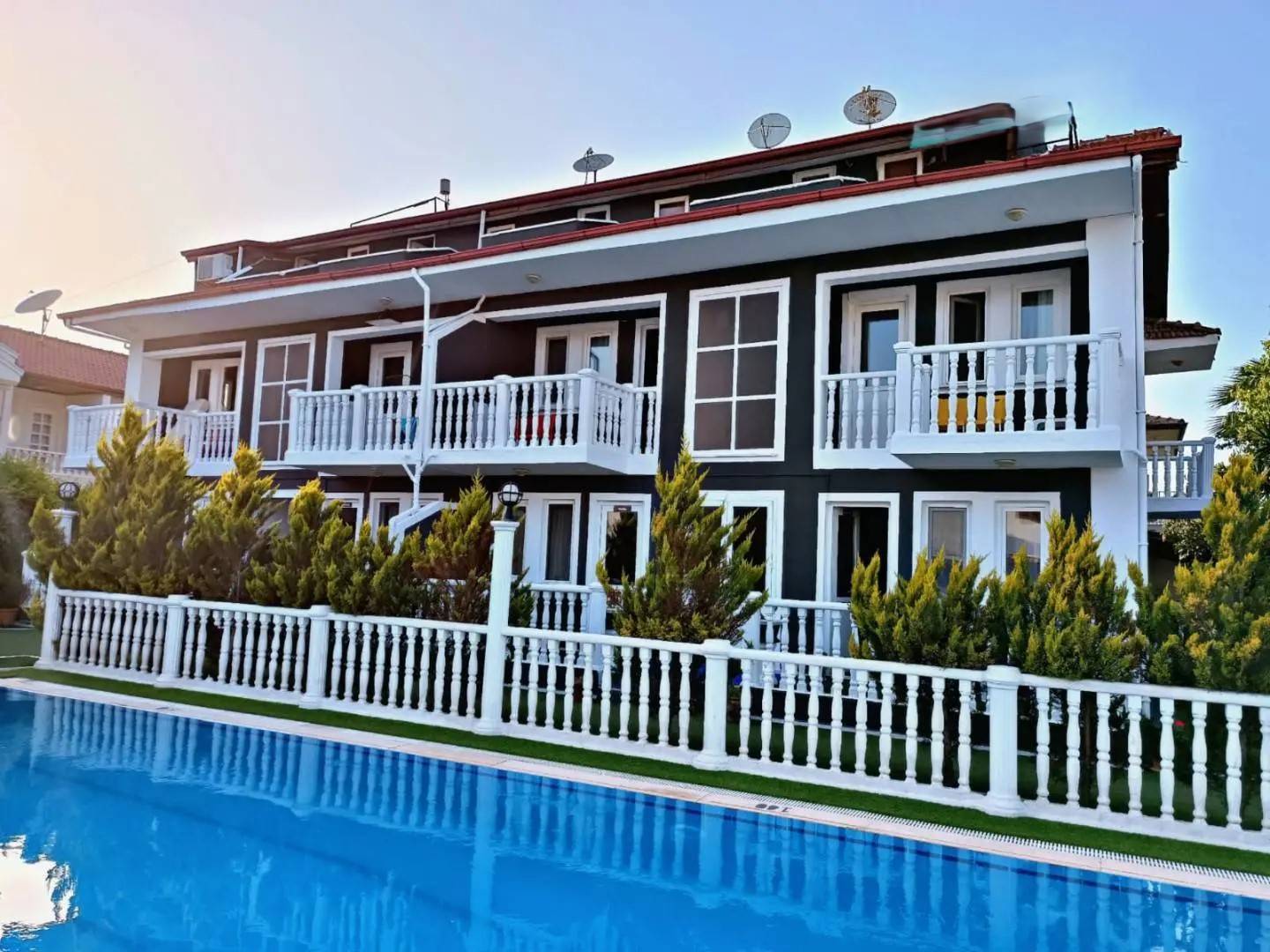 Fethiye Foça'da Merkezi Konumda, Ortak Havuzlu, Konforlu Apart