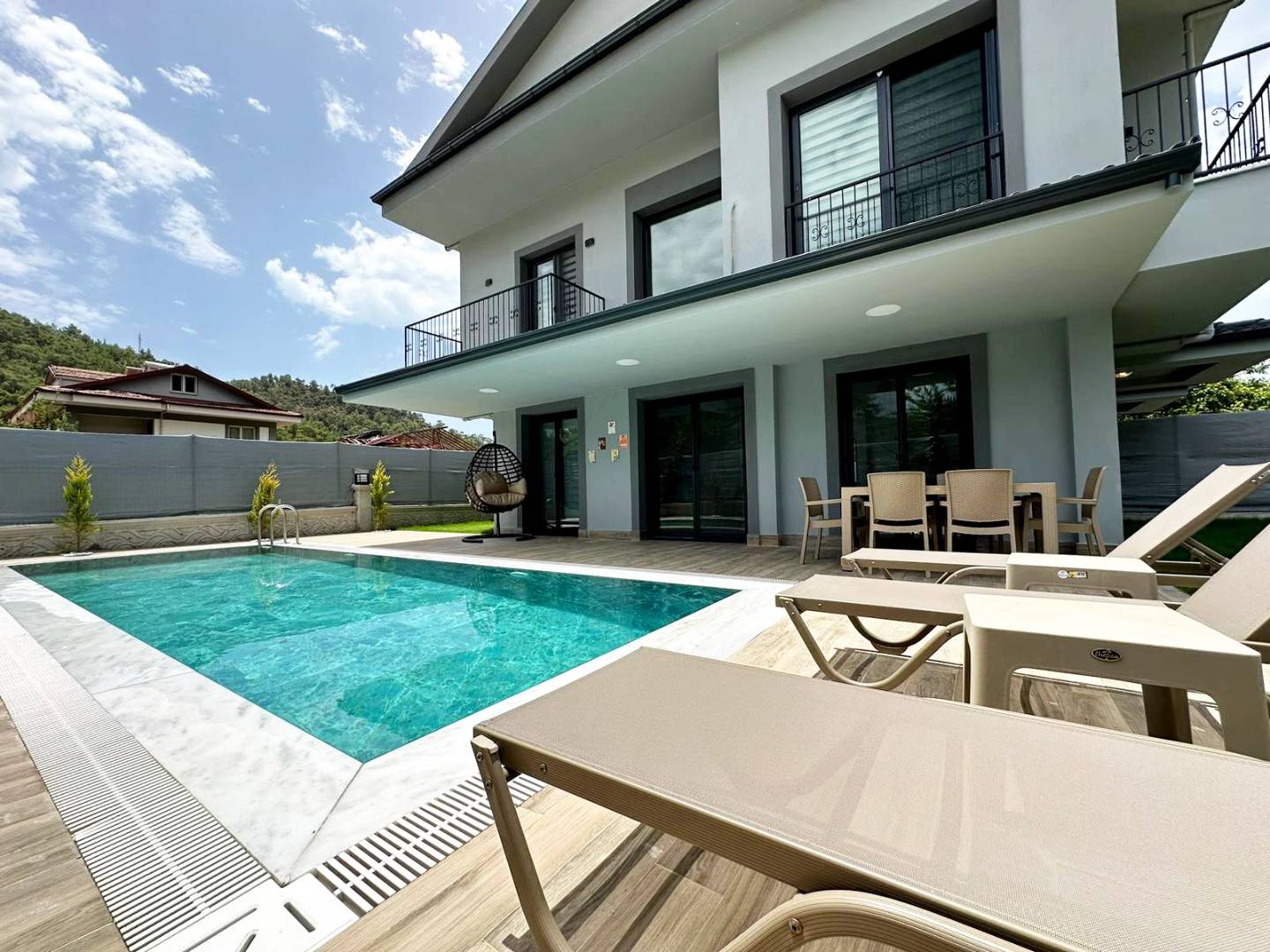 Fethiye İnlice'de Kalabalık Ailelere Uygun, Özel Havuzlu, 4+1 Villa