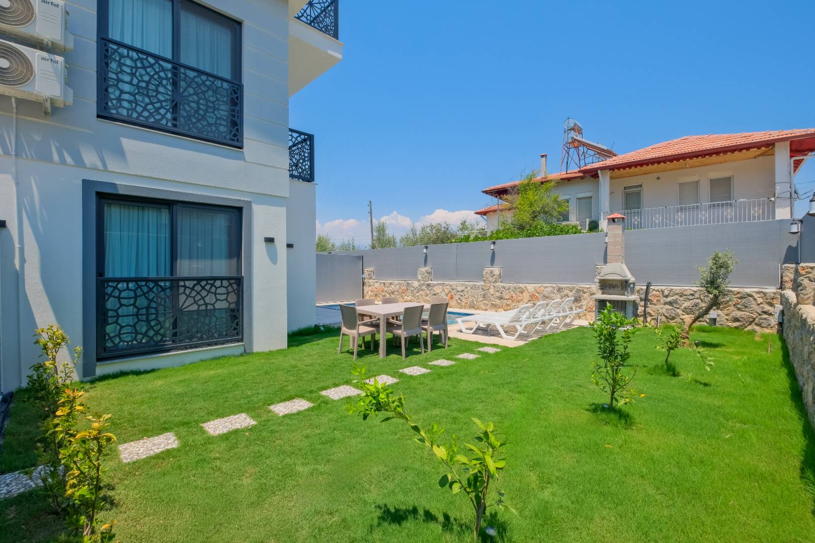 Fethiye Karaçulha'da Merkeze Yakın, Özel Havuzlu, İkiz Villa