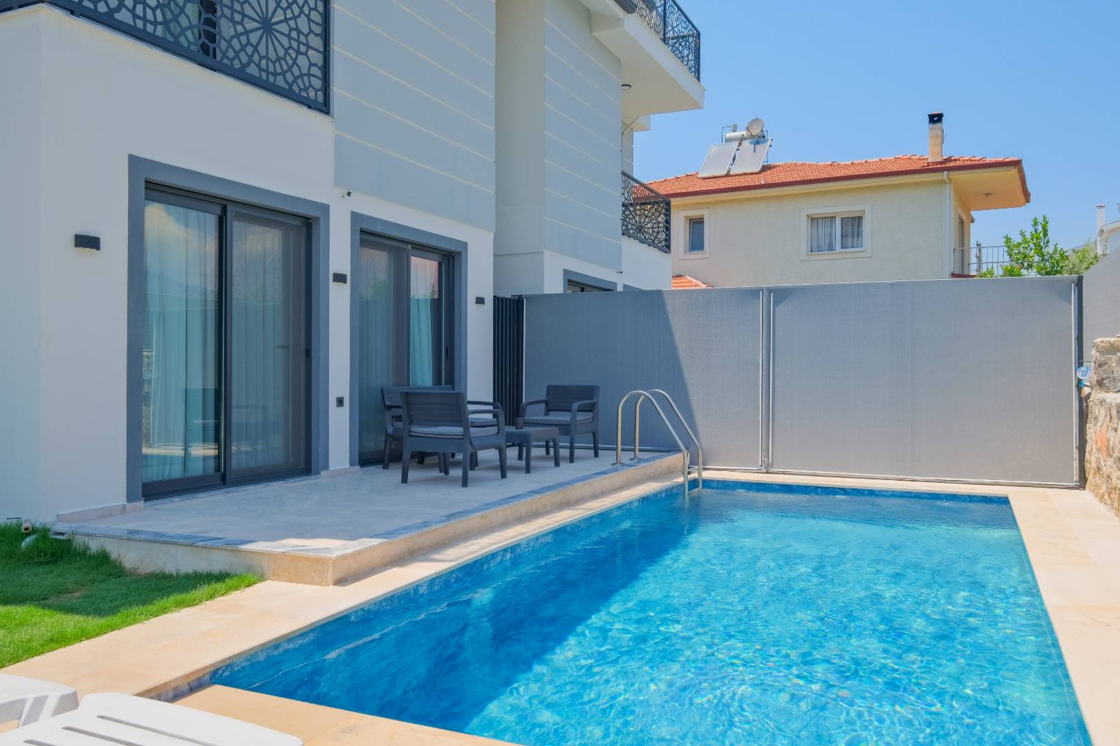 Fethiye Karaçulha'da Merkeze Yakın, Özel Havuzlu, İkiz Villa