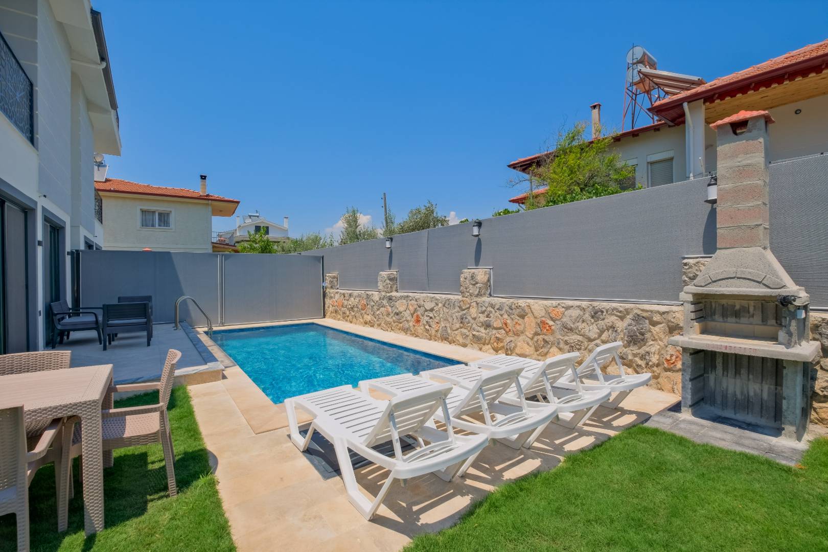 Fethiye Karaçulha'da Merkeze Yakın, Özel Havuzlu, İkiz Villa