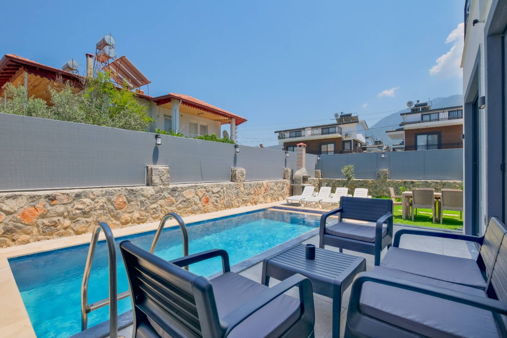 Fethiye Karaçulha'da Merkeze Yakın, Özel Havuzlu, İkiz Villa
