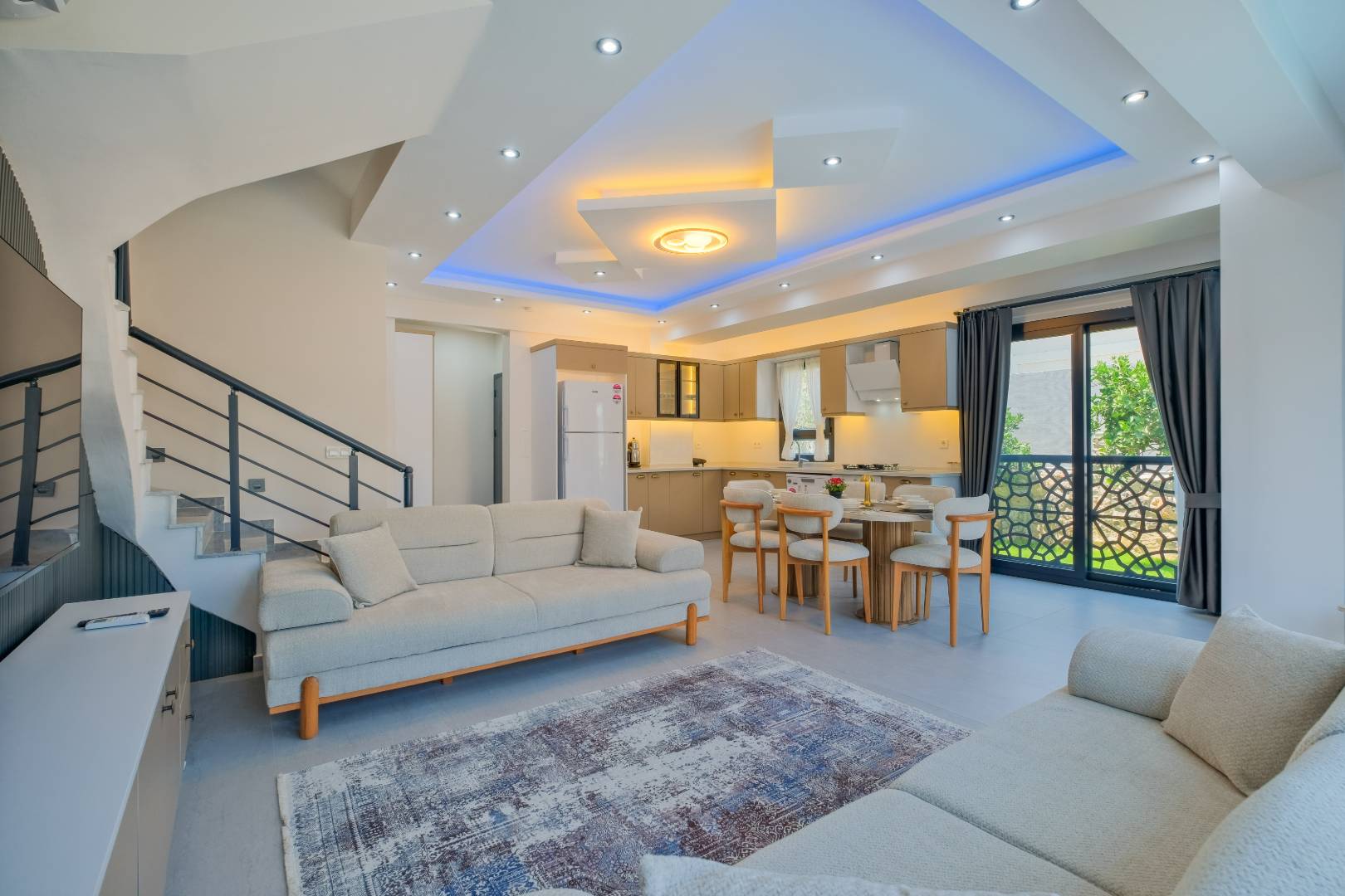 Fethiye Karaçulha'da Sakin Konumda, Özel Havuzlu, Geniş Villa