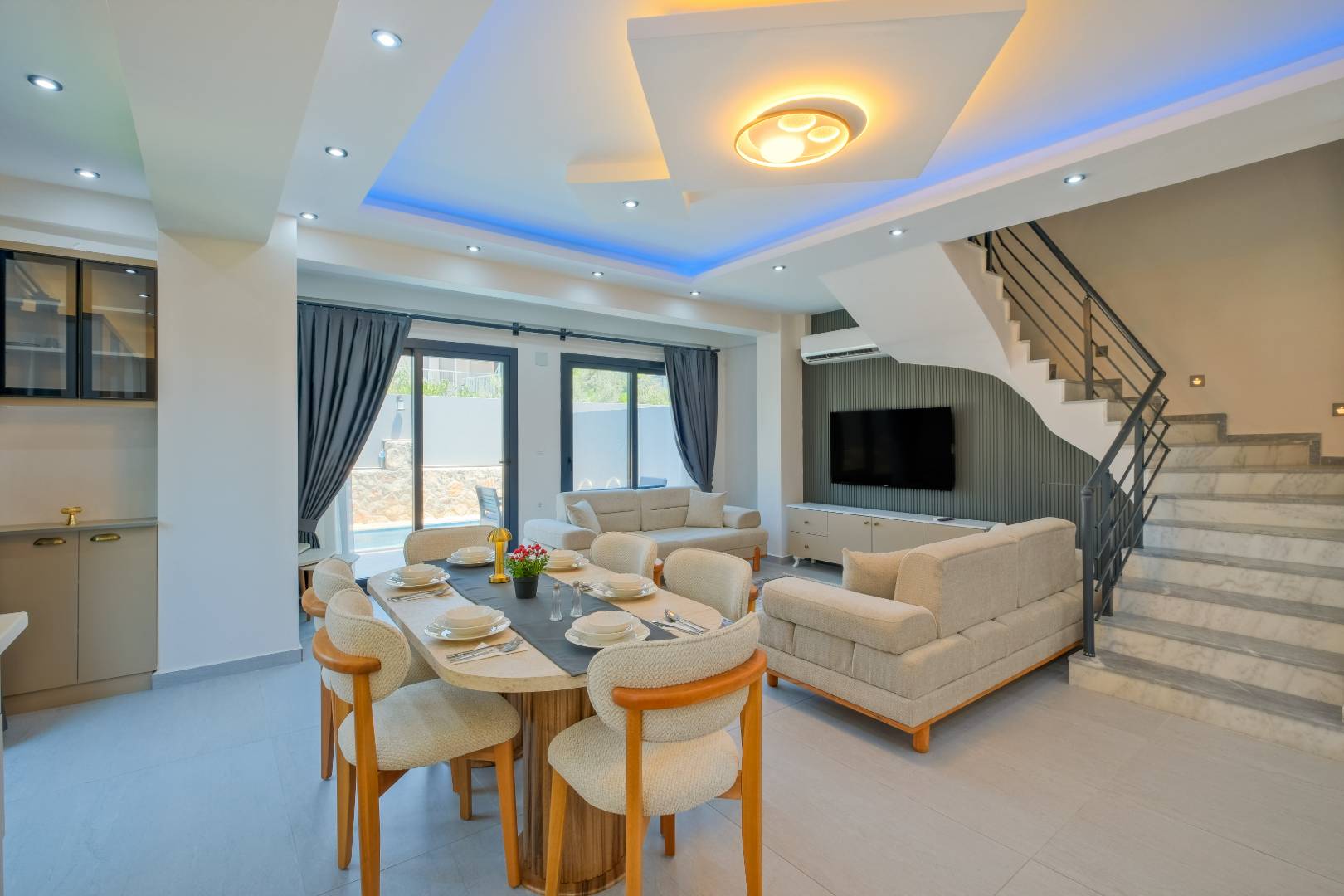 Fethiye Karaçulha'da Sakin Konumda, Özel Havuzlu, Geniş Villa