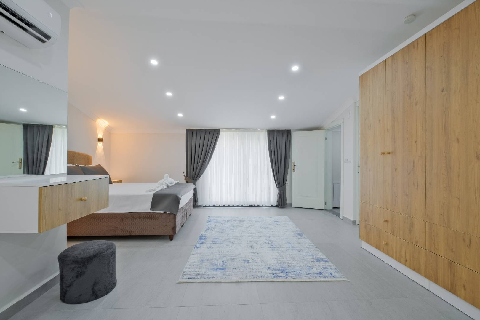 Fethiye Karaçulha'da Sakin Konumda, Özel Havuzlu, Geniş Villa