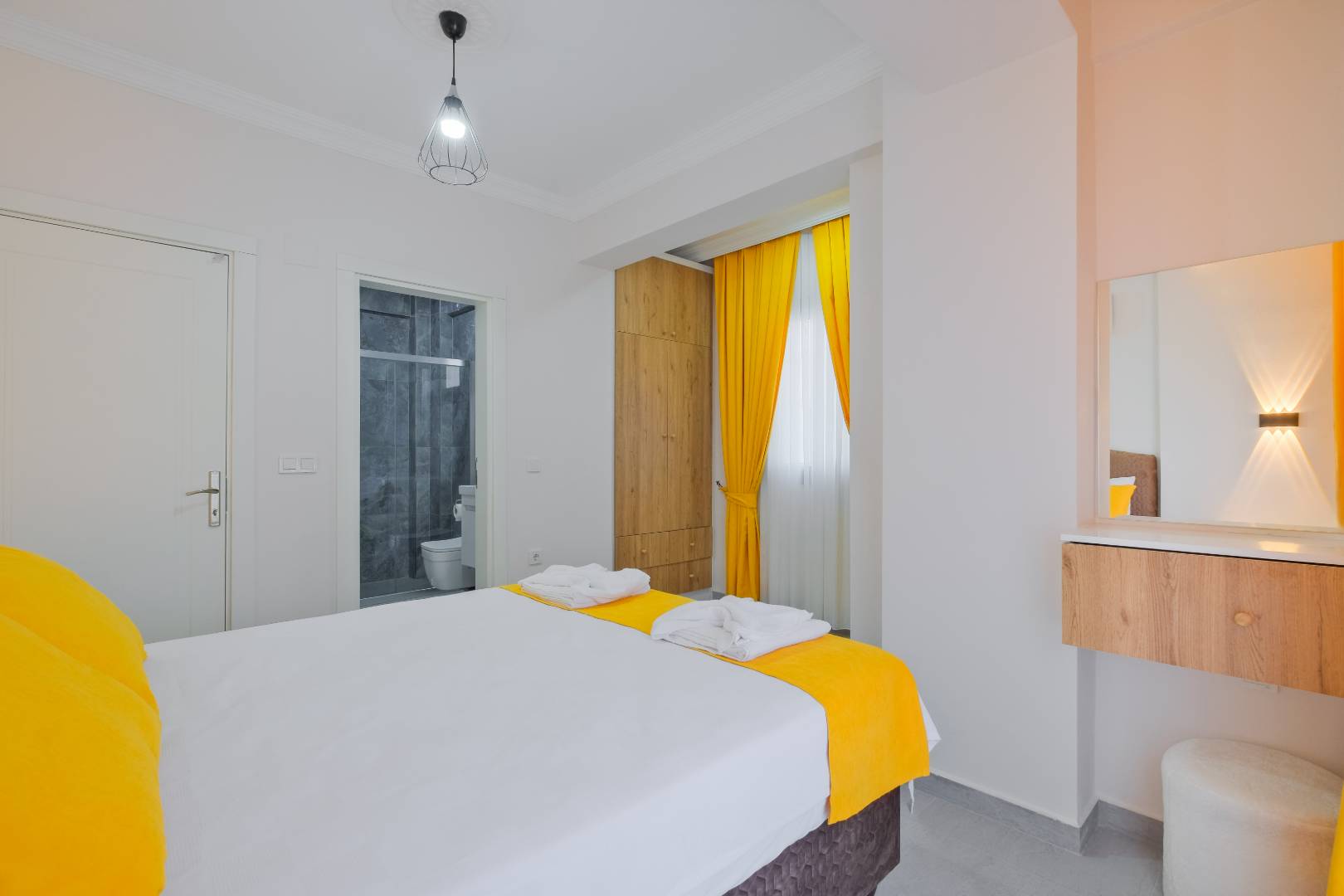 Fethiye Karaçulha'da Sakin Konumda, Özel Havuzlu, Geniş Villa