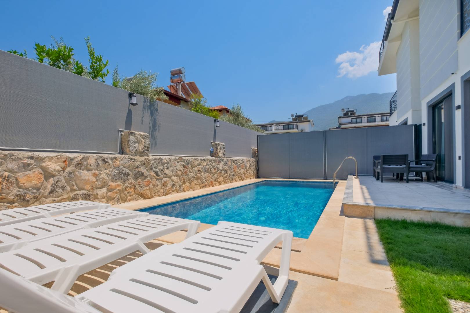 Fethiye Karaçulha'da Sakin Konumda, Özel Havuzlu, Geniş Villa