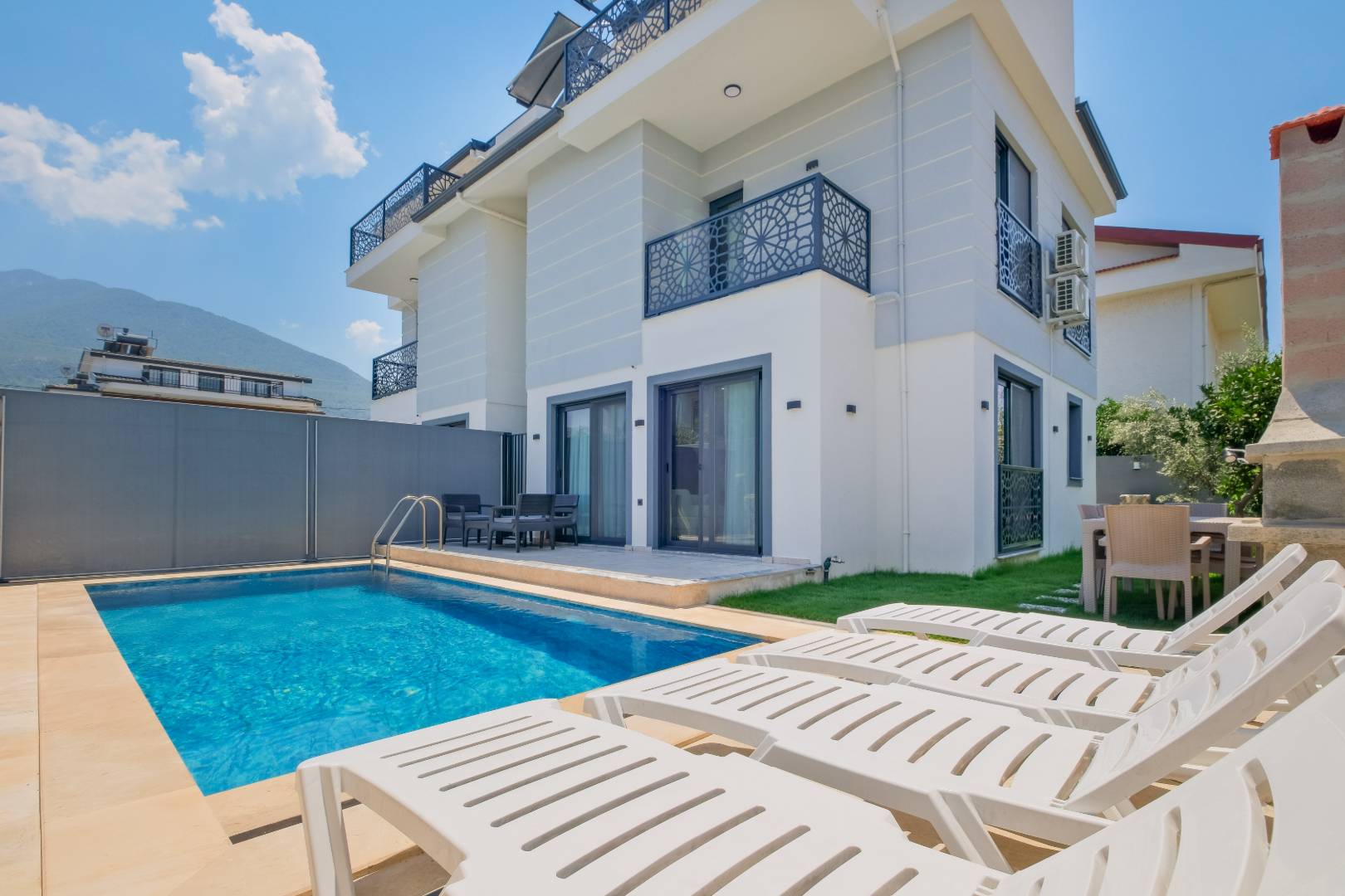 Fethiye Karaçulha'da Sakin Konumda, Özel Havuzlu, Geniş Villa