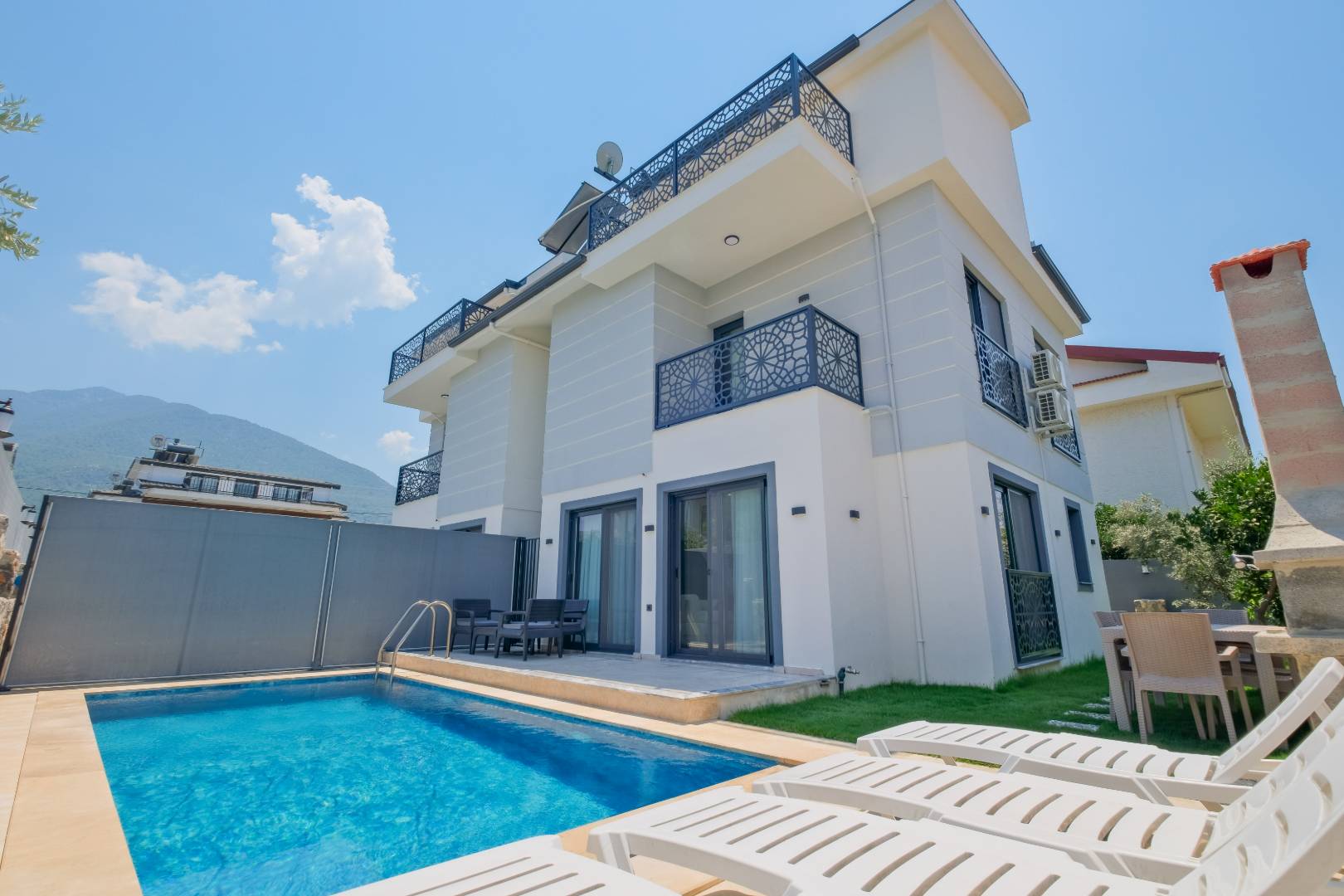 Fethiye Karaçulha'da Sakin Konumda, Özel Havuzlu, Geniş Villa
